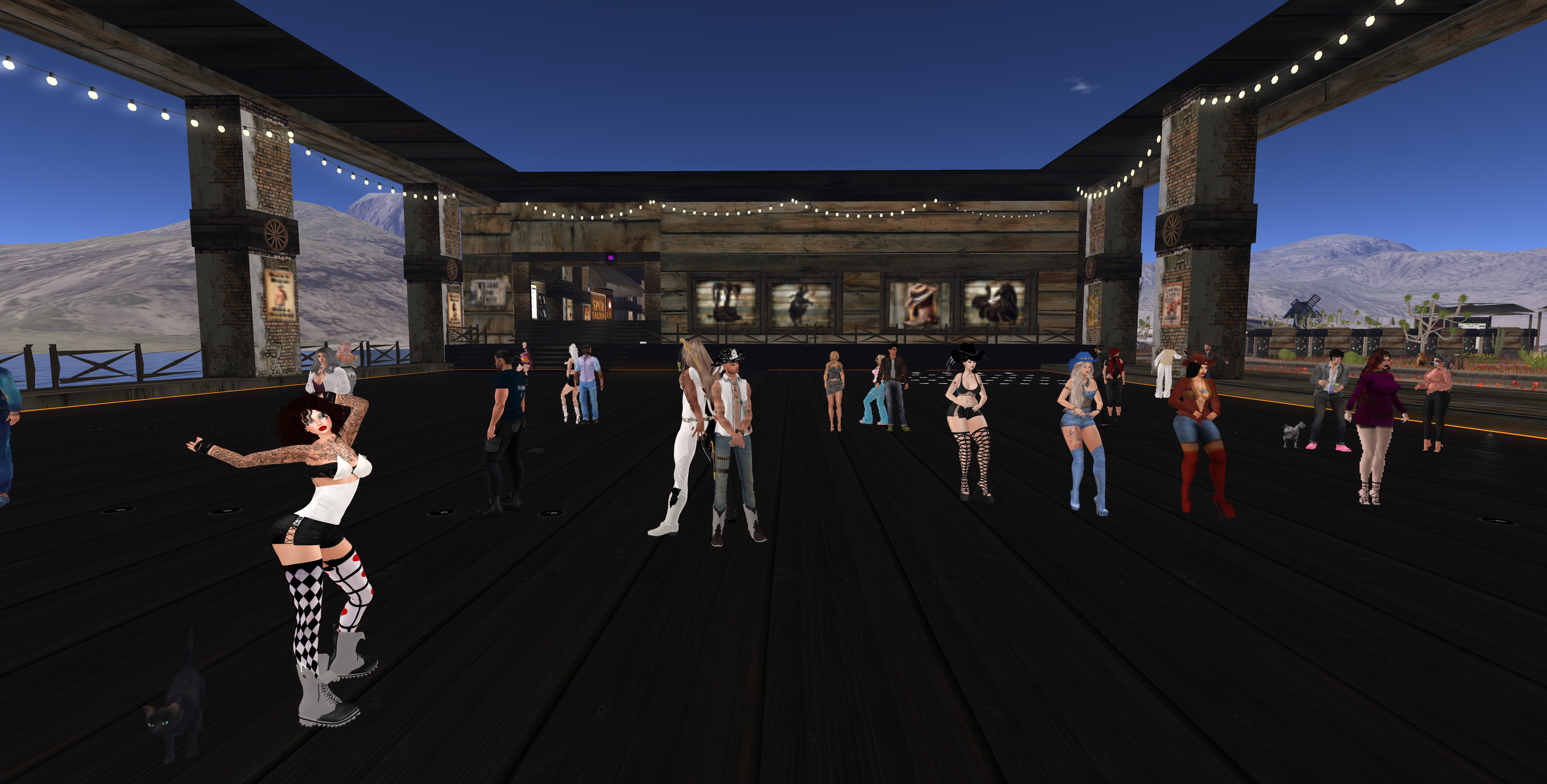 CudZoo Live Singer crowd